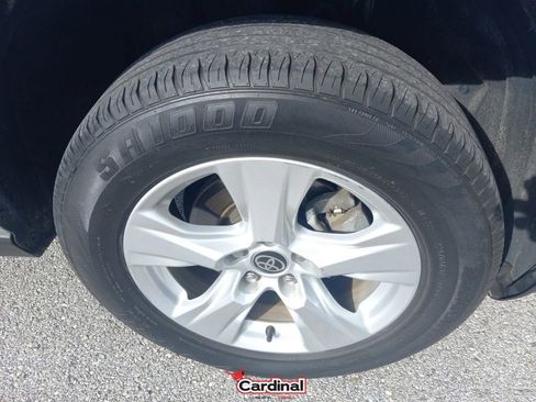 Used 2021 Toyota RAV4 XLE image 2