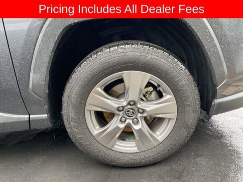 Used 2022 Toyota RAV4 LE AWD/4WD image 11