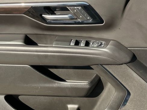 Certified 2025 Chevrolet Tahoe LT image 21