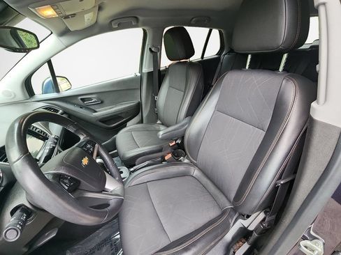 Used 2019 Chevrolet Trax LT w/ LT Convenience Package AWD/4WD image 13