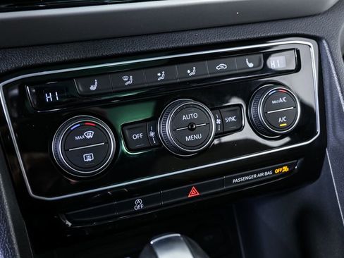 Used 2022 Volkswagen Atlas Cross Sport SE image 15