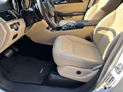 Used 2019 Mercedes-Benz GLE 400 4MATIC image 20