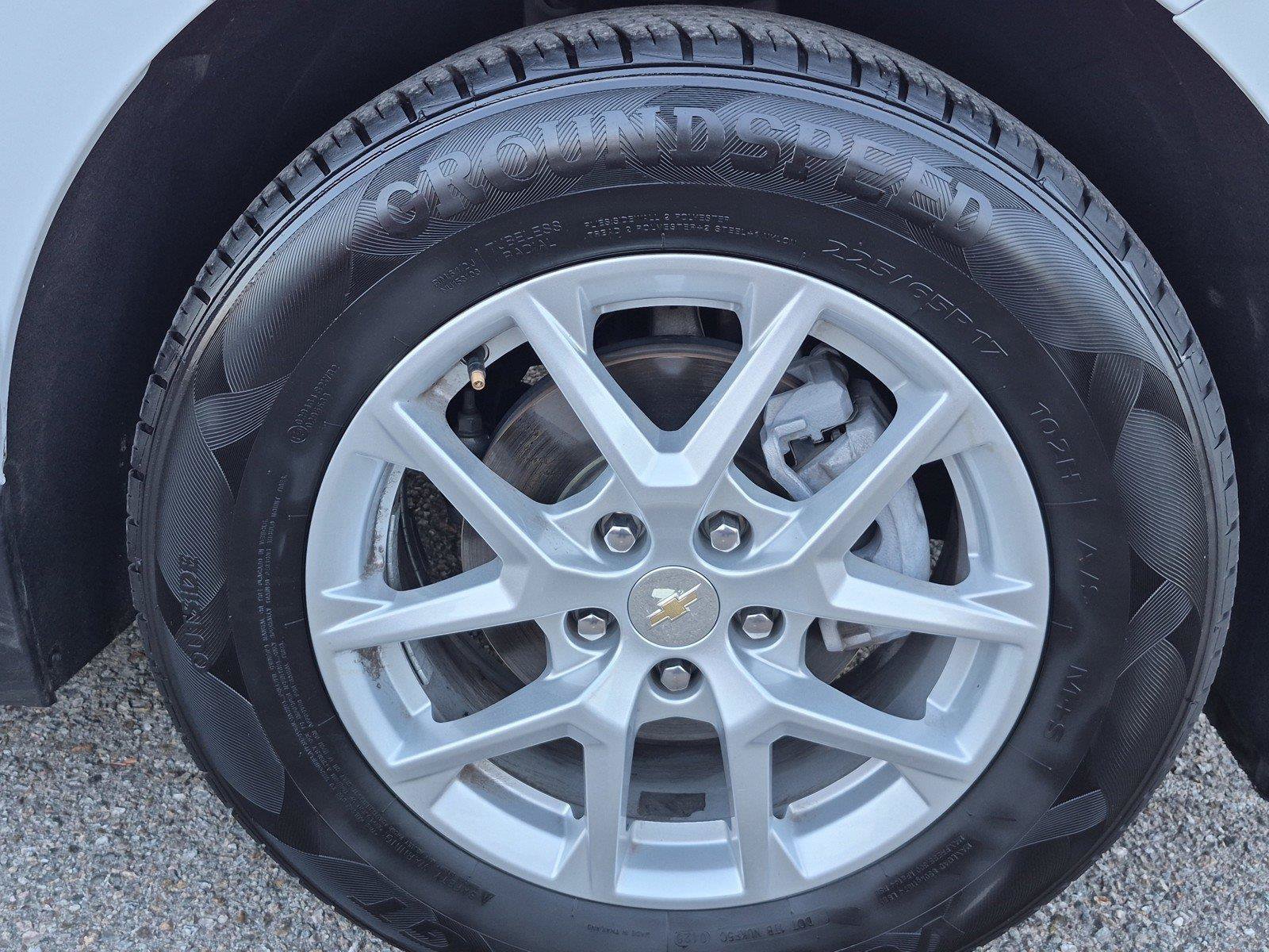 Used 2024 Chevrolet Equinox LT FWD image 12