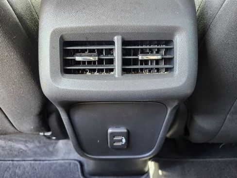 Used 2021 Chevrolet Equinox LS w/ LS Convenience Package FWD image 13