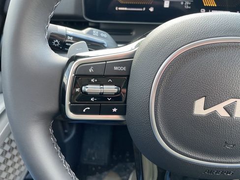 New 2026 Kia Carnival LXS FWD image 24