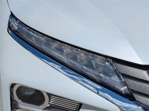 New 2025 Mitsubishi Eclipse Cross SE image 11