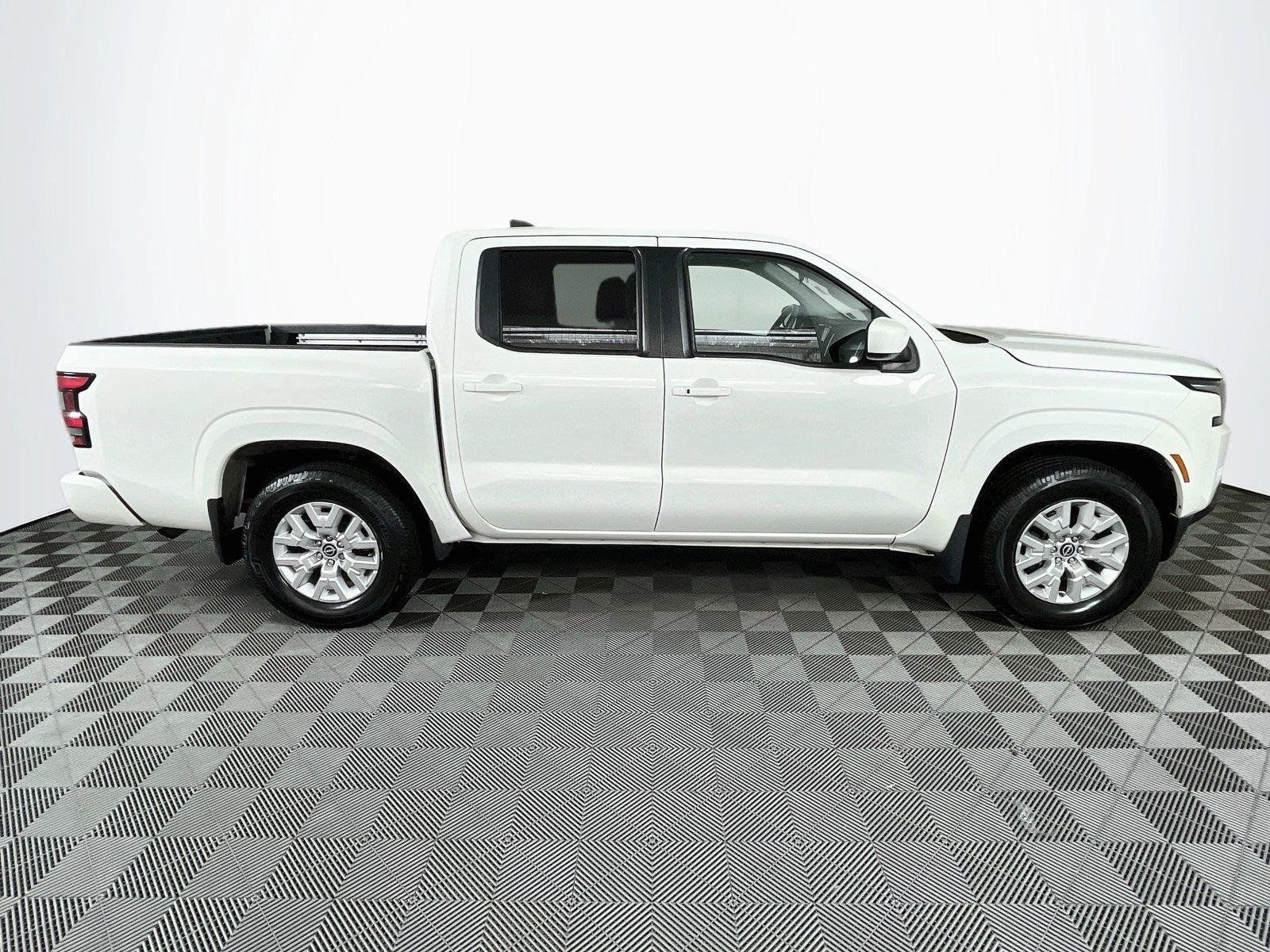 Used 2022 Nissan Frontier SV RWD image 10