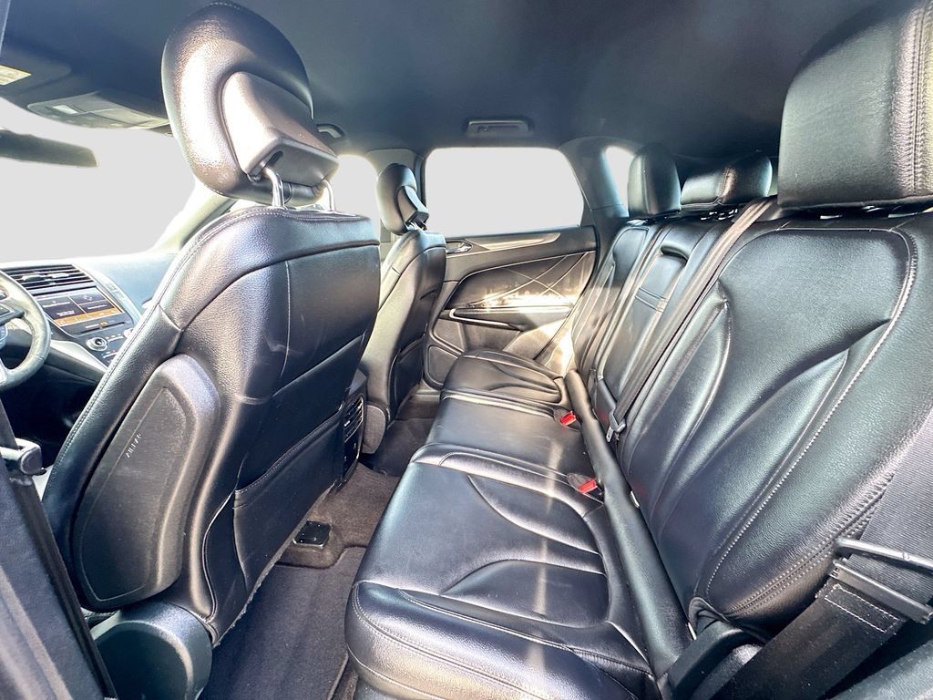 Used 2019 Lincoln MKC Premiere FWD image 24