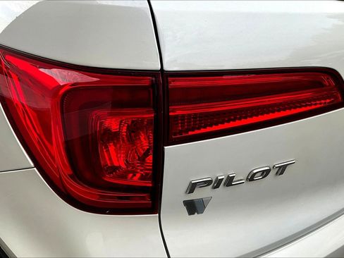 Used 2018 Honda Pilot EX image 23