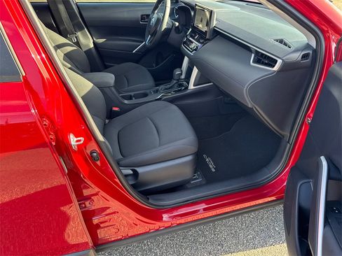 Certified 2024 Toyota Corolla Cross LE image 13