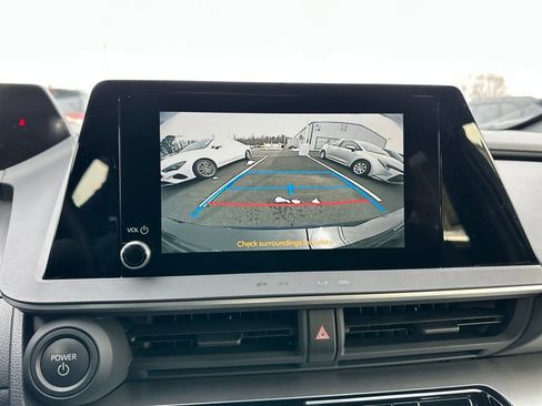 Used 2025 Toyota Prius LE image 24