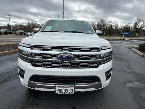 Used 2024 Ford Expedition Platinum image 8