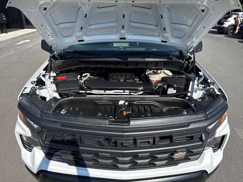Used 2023 Chevrolet Silverado 1500 W/T w/ WT Value Package AWD/4WD image 17
