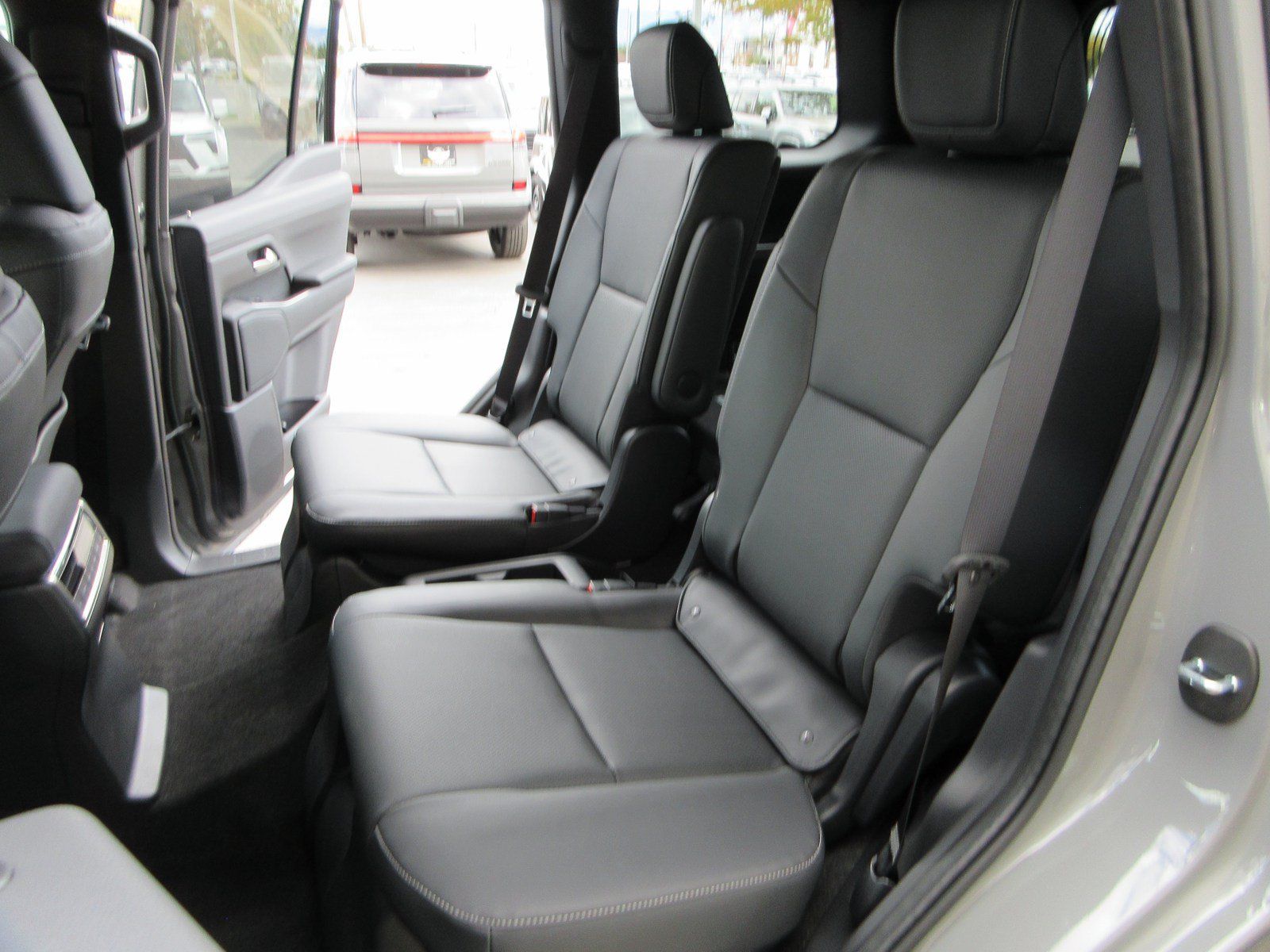Used 2026 Lexus GX 550 w/ Cold Area Package AWD/4WD image 24