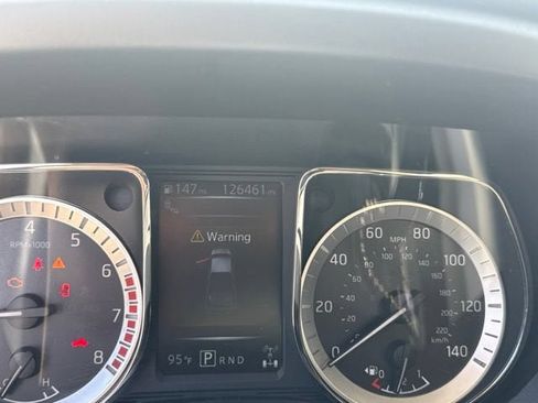 Used 2018 Nissan Titan PRO-4X w/ Pro-4x Utility Package AWD/4WD image 10