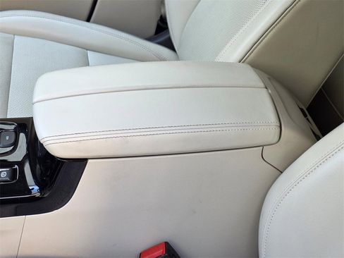 Used 2022 Buick Envision Essence w/ Technology Package I image 10