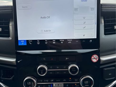Used 2024 Ford Expedition XLT RWD image 23