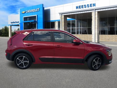 Used 2024 Kia Niro LX FWD image 2