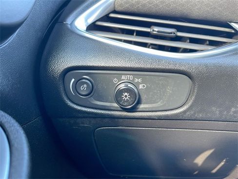 Certified 2021 Chevrolet Malibu LT image 17