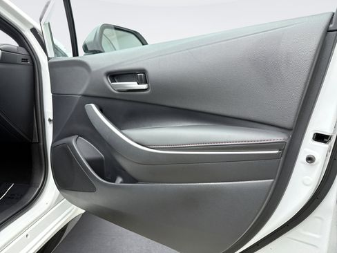 Used 2025 Toyota Corolla SE image 9