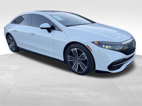 Used 2022 Mercedes-Benz EQS 450+ Sedan image 3