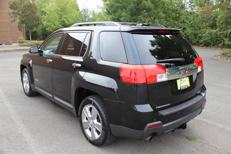 Used 2014 GMC Terrain SLT w/ Chrome Appearance Package AWD/4WD image 3