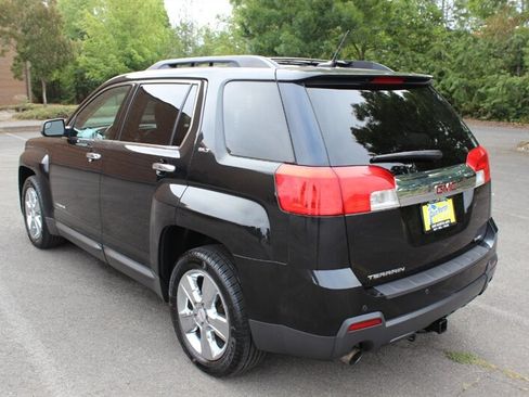 Used 2014 GMC Terrain SLT w/ Chrome Appearance Package AWD/4WD image 3