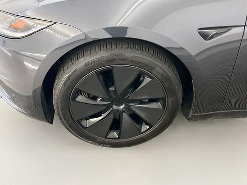 Used 2024 Tesla Model 3 Long Range AWD/4WD image 11