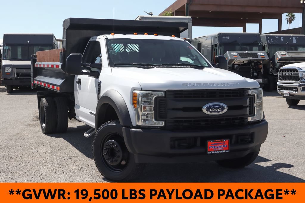 Used 2017 Ford F550 2WD Regular Cab Super Duty image 2
