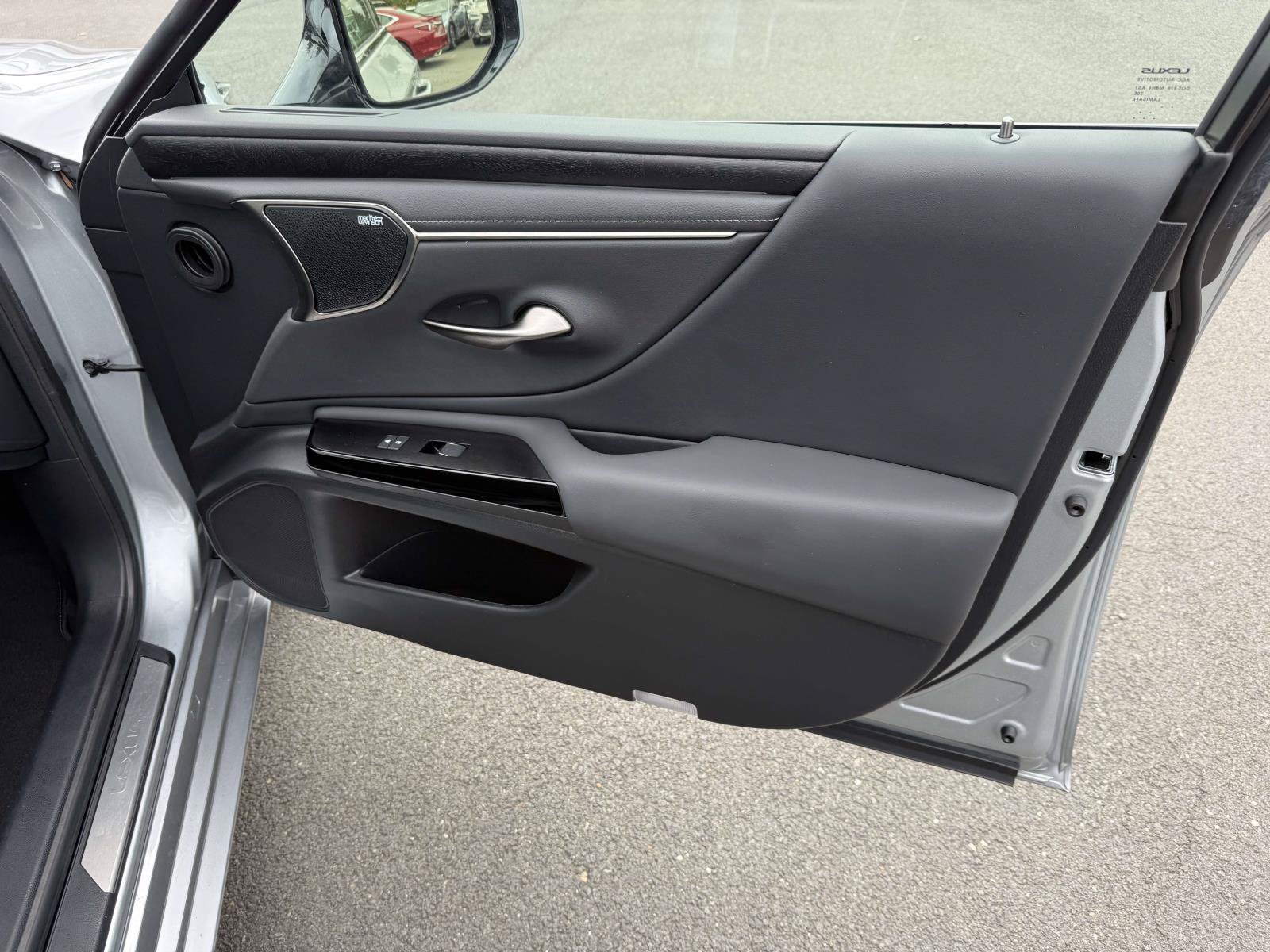 Used 2024 Lexus ES 350 Ultra Luxury w/ Accessory Package (Z2) FWD image 14