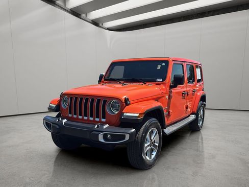 Used 2019 Jeep Wrangler Unlimited Sahara w/ LED Lighting Group AWD/4WD image 1