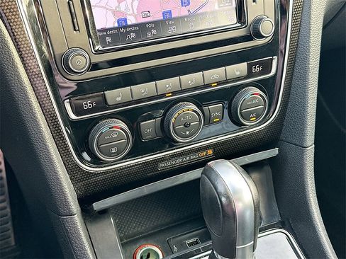 Used 2019 Volkswagen Passat 2.0T SE R-Line image 14