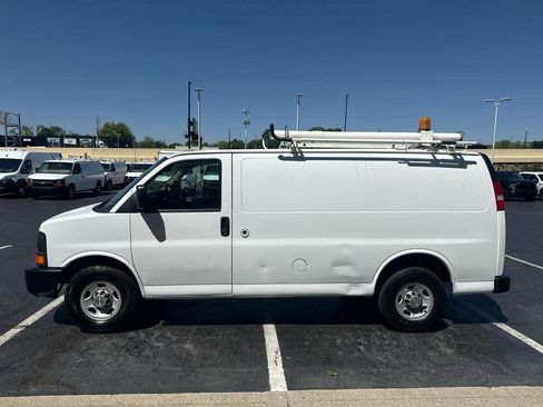 Used 2011 Chevrolet Express 2500 RWD image 5