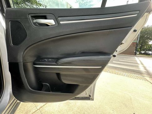 Used 2022 Chrysler 300 S RWD image 36