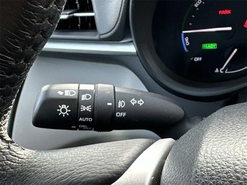 Used 2024 Toyota Sienna XLE image 26