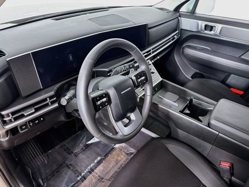 Used 2024 Hyundai Santa Fe SE FWD image 9