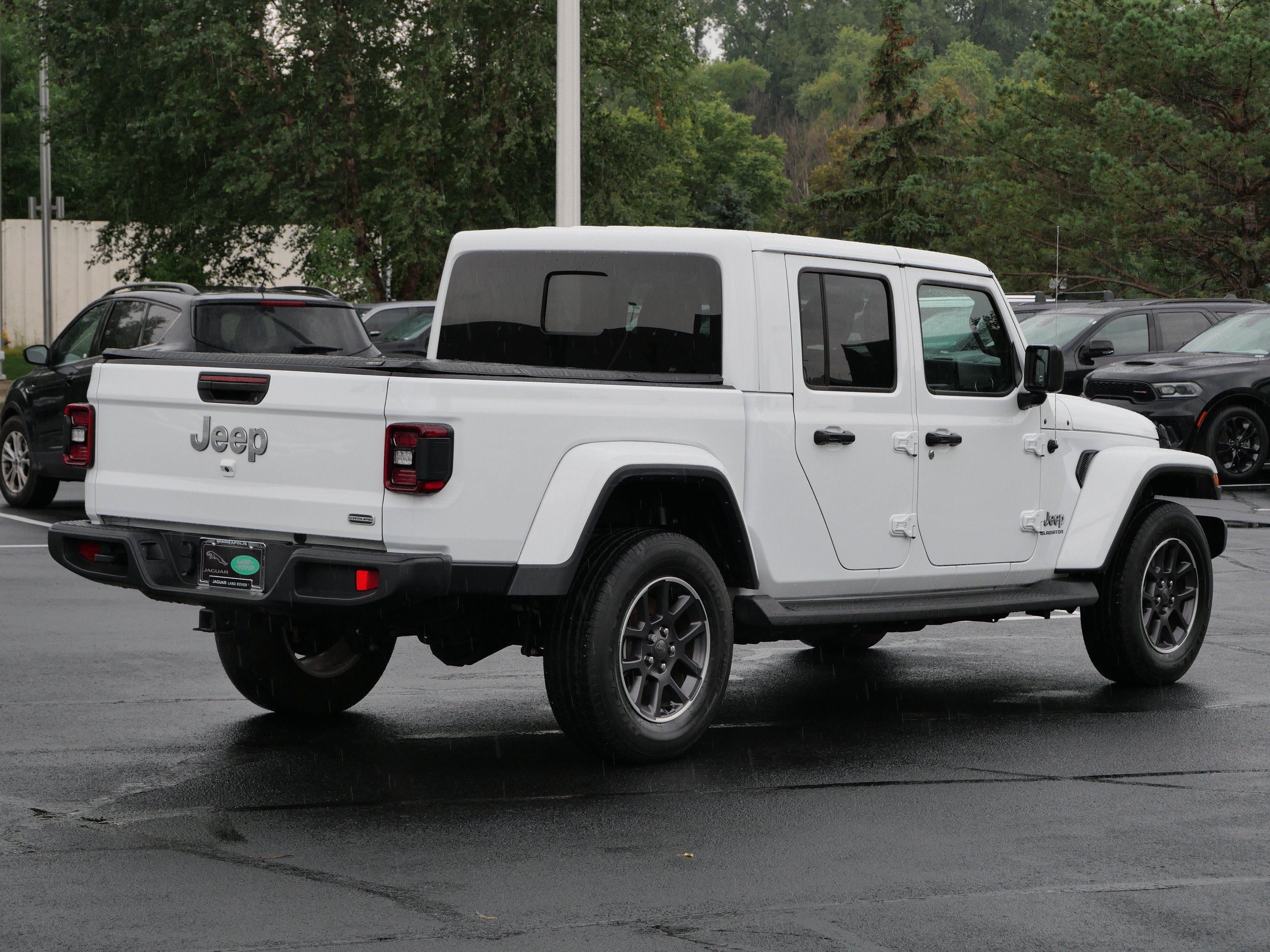 Used 2022 Jeep Gladiator Overland w/ Popular Equipment Package AWD/4WD image 5