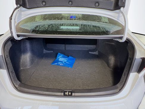 Used 2025 Toyota Corolla LE image 33