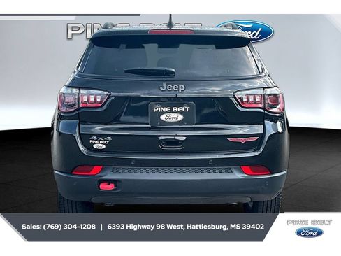 Used 2024 Jeep Compass Trailhawk AWD/4WD image 4