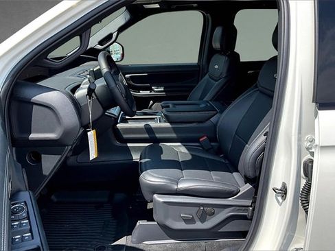 New 2025 Ford Expedition Platinum w/ Stealth Performance Package image 9