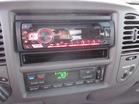 Used 2002 Ford F150 Lariat image 21