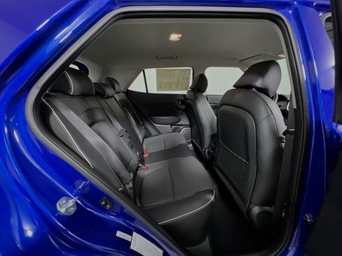 Used 2024 Hyundai Venue Limited image 33