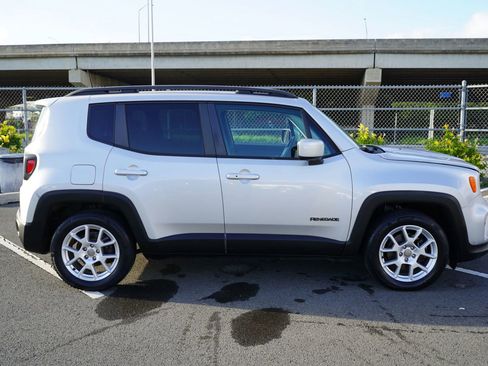 Used 2019 Jeep Renegade Latitude image 24
