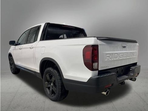 New 2026 Honda Ridgeline Black Edition image 3