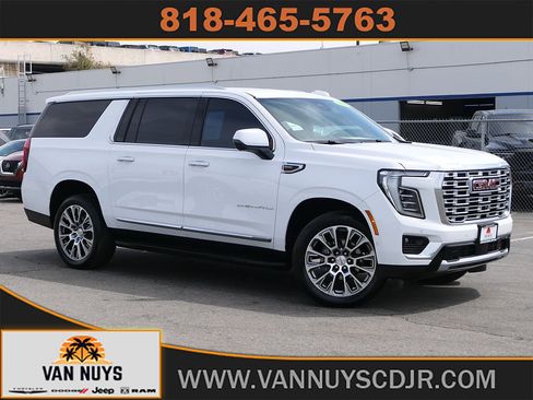 Used 2025 GMC Yukon XL Denali RWD image 1
