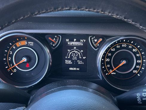 Used 2022 Jeep Wrangler Unlimited Sport AWD/4WD image 23