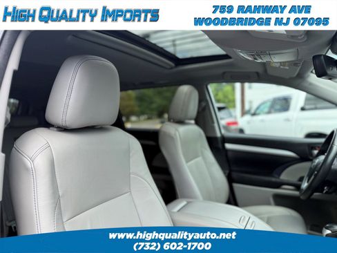 Used 2018 Toyota Highlander XLE AWD/4WD image 53