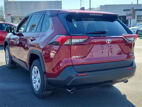 New 2024 Toyota RAV4 LE image 4