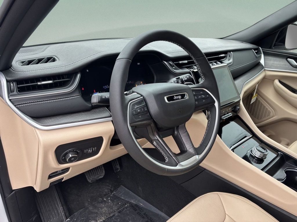 New 2025 Jeep Grand Cherokee Limited RWD image 45