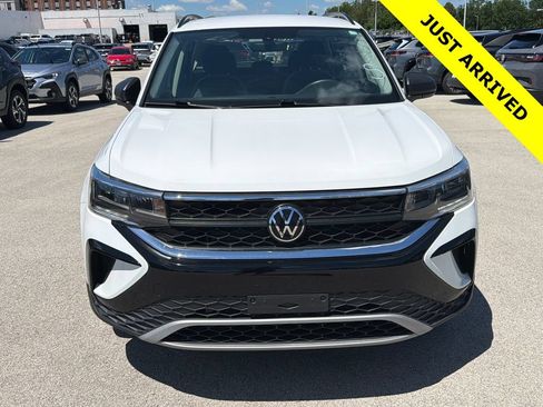 Used 2023 Volkswagen Taos S AWD/4WD image 2